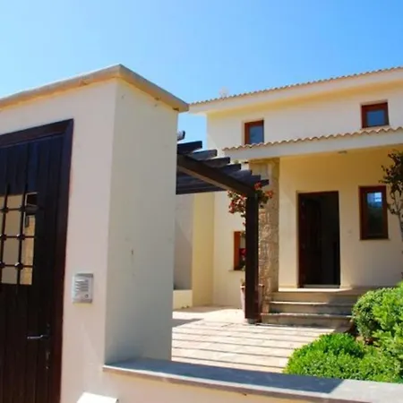 Luxury 2 Bedroom Villa With Communal Pool, Paphos Villa 1159 *