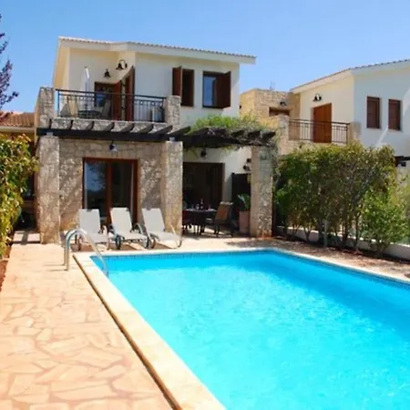 Luxury 2 Bedroom Villa With Communal Pool, Paphos Villa 1159 Kouklia