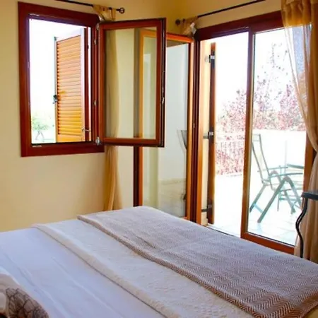 Luxury 2 Bedroom Villa With Communal Pool, Paphos Villa 1159 Villa