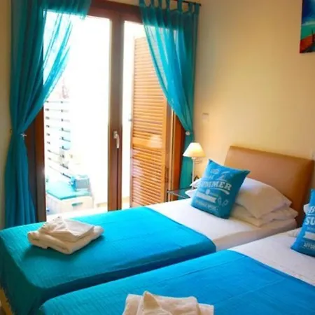 Villa Luxury 2 Bedroom Villa With Communal Pool, Paphos Villa 1159 *