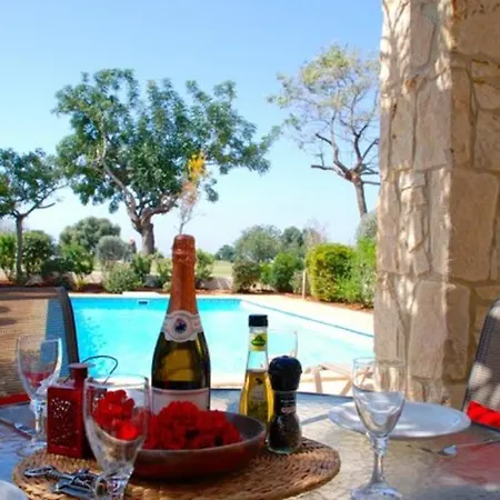 Luxury 2 Bedroom Villa With Communal Pool, Paphos Villa 1159 Villa Kouklia