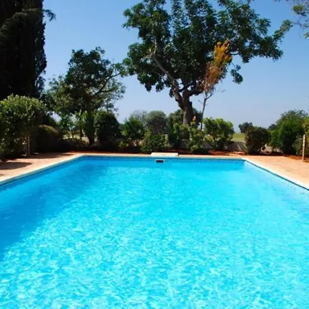 Luxury 2 Bedroom Villa With Communal Pool, Paphos Villa 1159